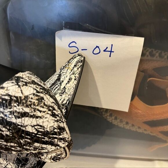 Jeffrey Campbell Theodora Handmade Ibiza Last Pointed Toe Pumps White Black Gold - Picture 14 of 14